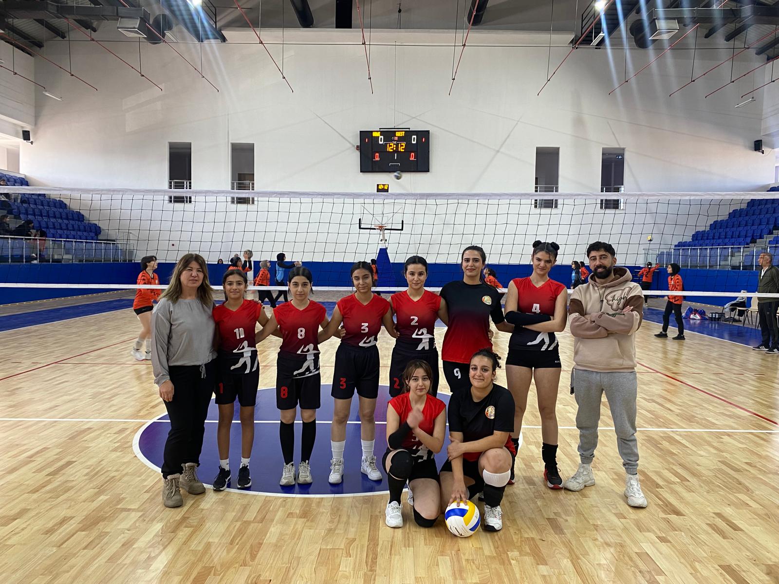 Okul Voleybol Takımımız Müsabakalarda Bizleri Temsil Ediyor!