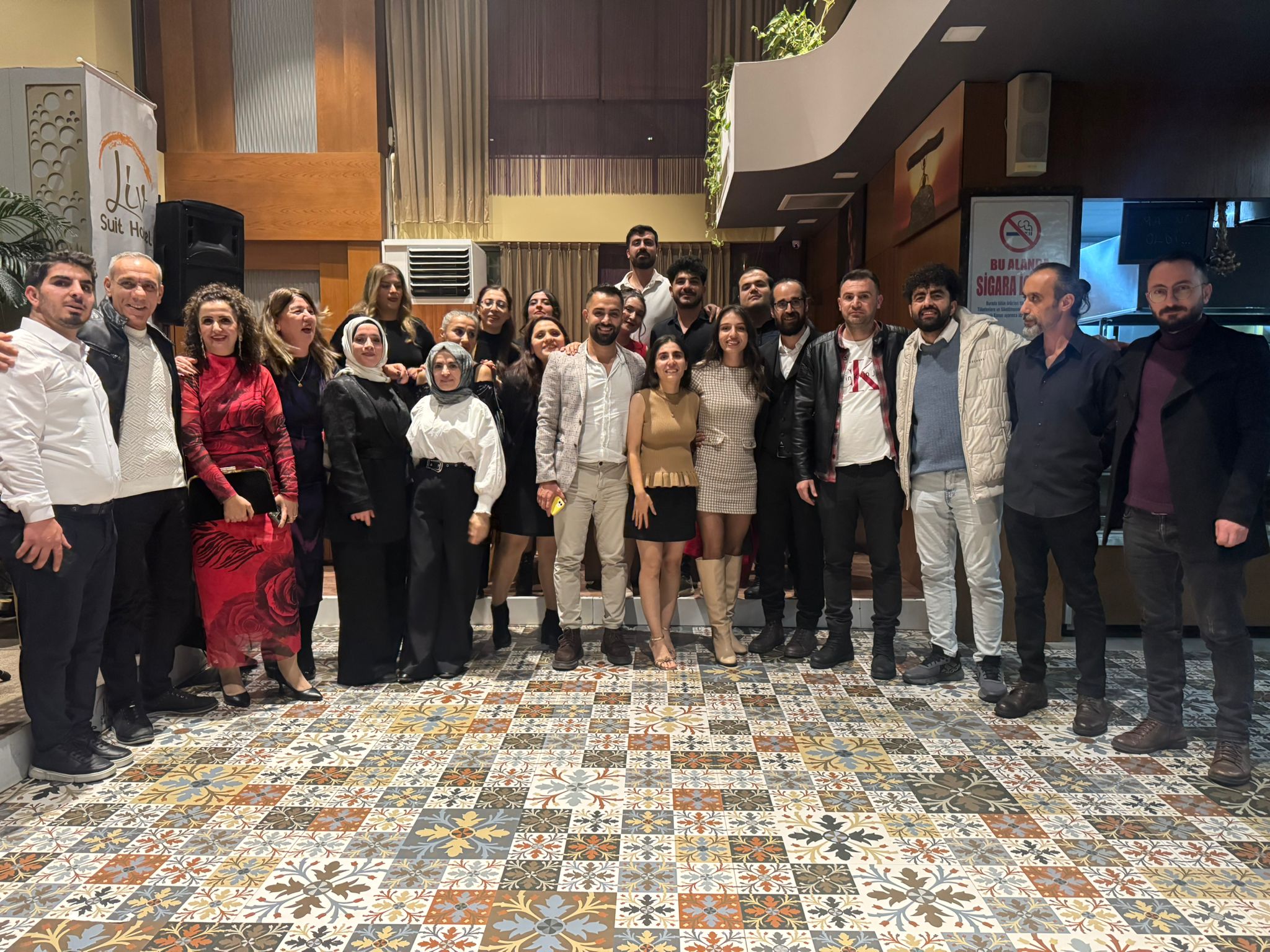 Okulumuz, Öğretmenler Günü'nü bol ödülle ve coşkuyla kutladı